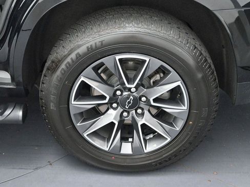 Used 2023 Chevrolet Tahoe Z71 w/ Z71 Off-Road Package AWD/4WD image 32