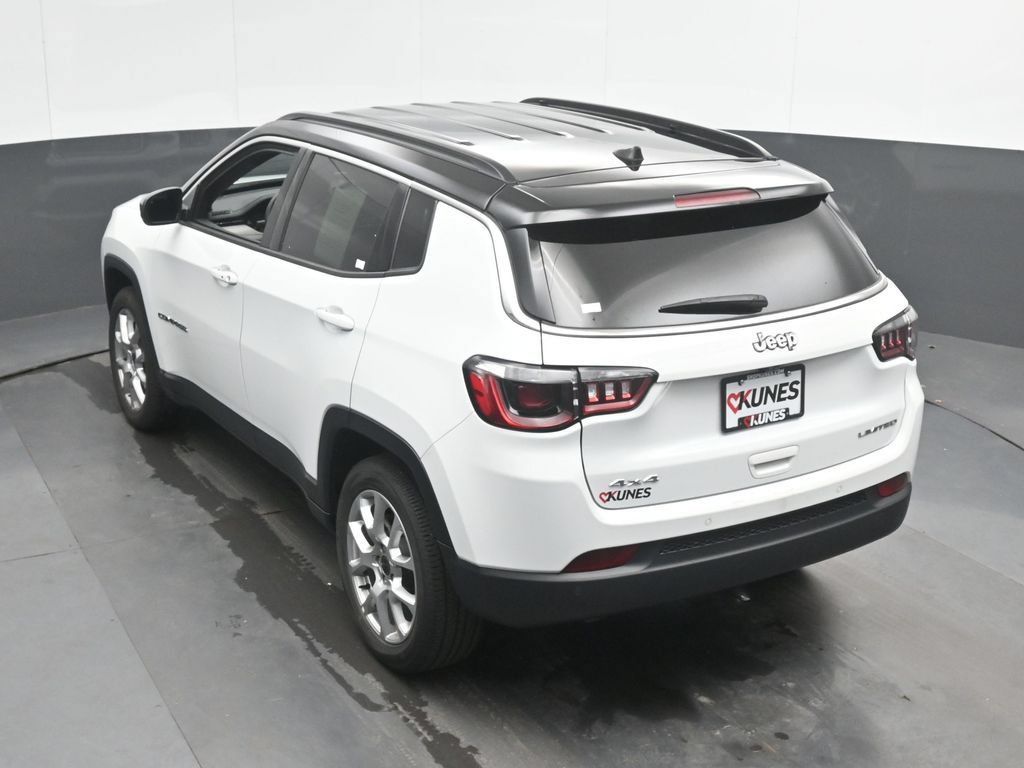 Used 2025 Jeep Compass Limited AWD/4WD image 38