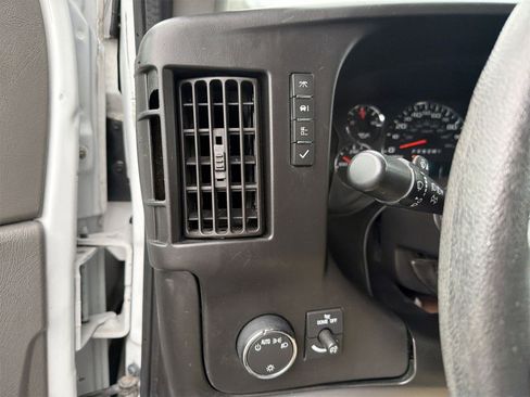 Used 2017 Chevrolet Express 3500 LT w/ LT Preferred Equipment Group image 15