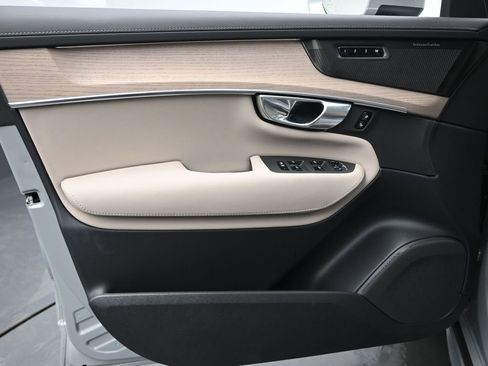 Used 2026 Volvo XC90 B6 Ultra w/ Protection Package Premier image 20