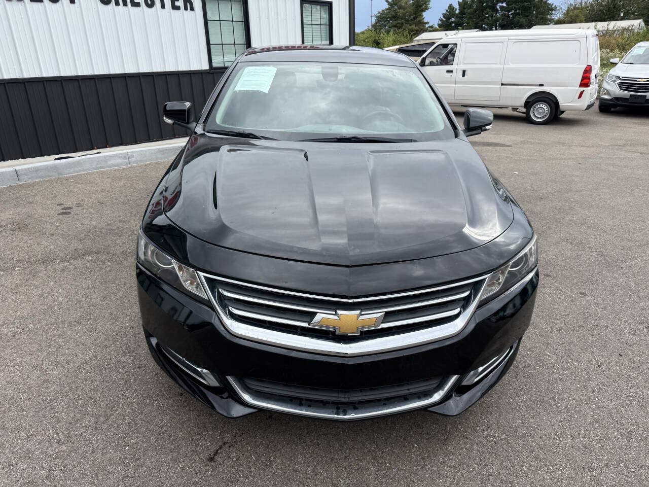 Used 2017 Chevrolet Impala LT FWD image 3