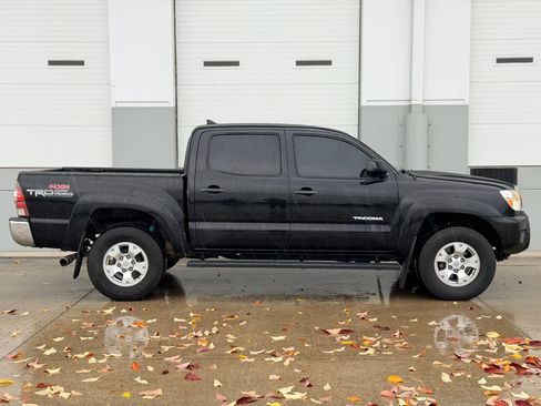 Used 2012 Toyota Tacoma 4x4 Double Cab w/ TRD Off-Road Pkg image 6