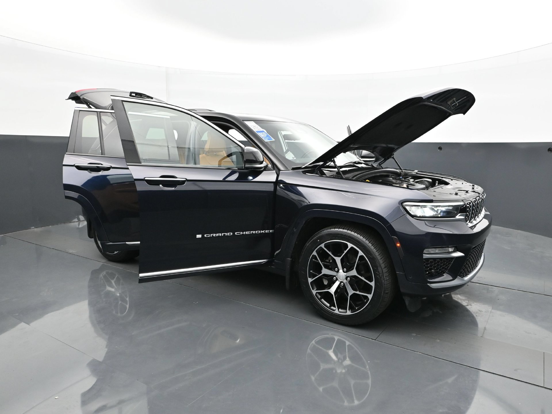 Used 2024 Jeep Grand Cherokee Summit AWD/4WD image 40