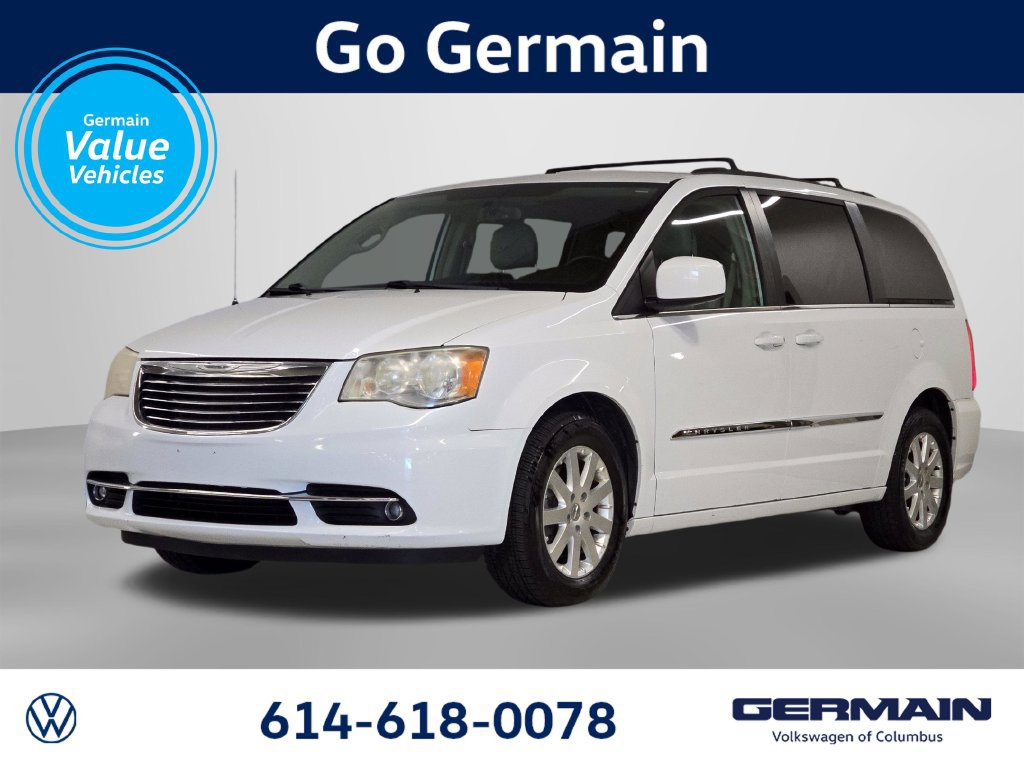 Used 2014 Chrysler Town & Country Touring FWD image 1