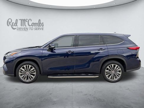 Used 2021 Toyota Highlander Platinum FWD image 2