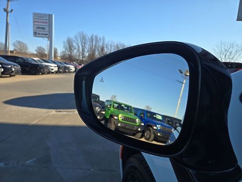 New 2026 Chrysler Pacifica Select w/ S Appearance Package image 27