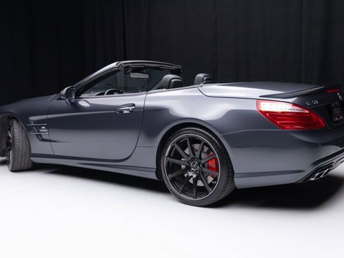 Used 2015 Mercedes-Benz SL 63 AMG w/ Driver Assistance Package image 28