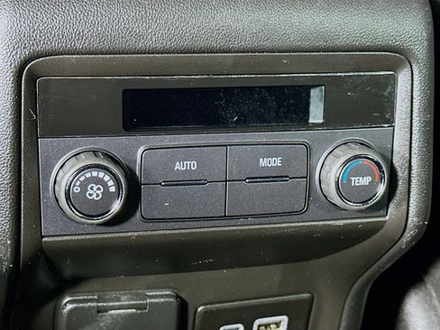 Used 2023 GMC Acadia SLE w/ Driver Convenience Package image 26