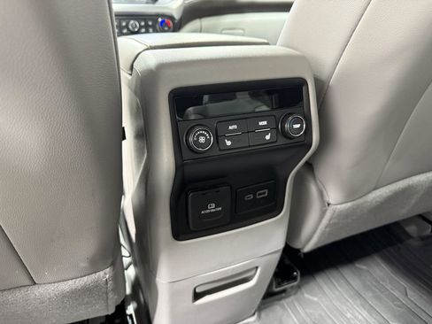 Used 2023 GMC Acadia SLT w/ Technology Package image 21