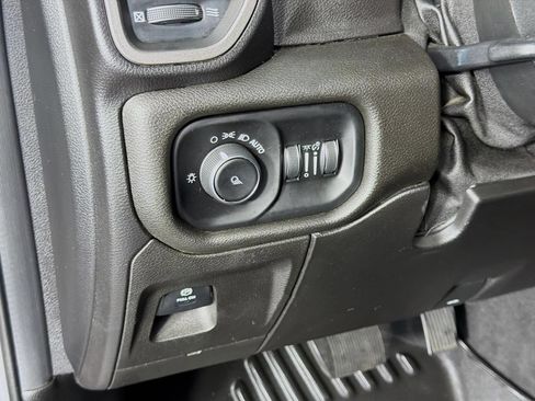 Used 2019 RAM 1500 Tradesman w/ SXT Appearance Group AWD/4WD image 36
