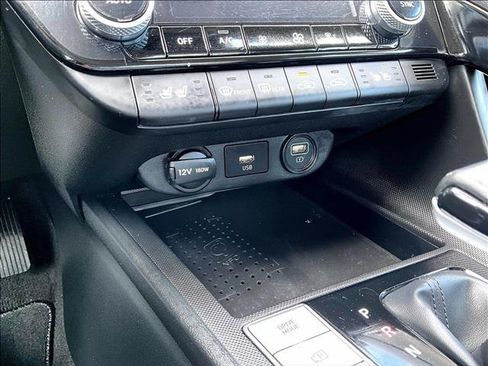 Used 2023 Hyundai Elantra Limited FWD image 22