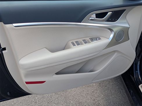 Used 2026 Genesis G70 2.5T Prestige image 10