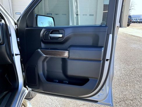 Used 2020 Chevrolet Silverado 1500 LT w/ All-Star Edition image 17