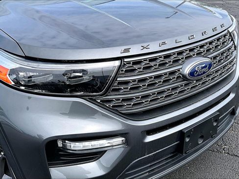 Used 2023 Ford Explorer XLT w/ Equipment Group 202A AWD/4WD image 32