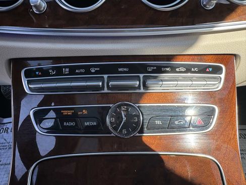 Used 2019 Mercedes-Benz E 300 4MATIC w/ Premium 1 Package image 18