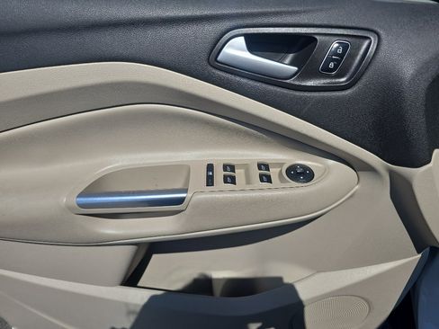 Used 2017 Ford Escape SE AWD/4WD image 18