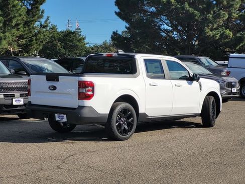 New 2025 Ford Maverick Lariat w/ Black Appearance Package image 4