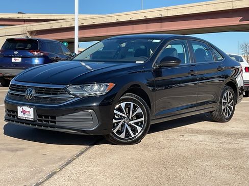 Used 2024 Volkswagen Jetta S image 2