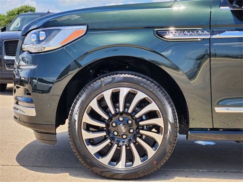 New 2024 Lincoln Navigator Black Label image 9