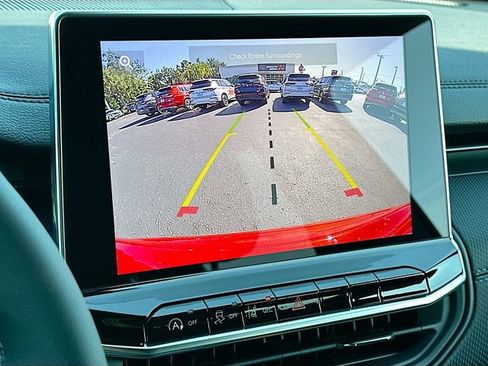 New 2026 Jeep Compass Latitude image 8