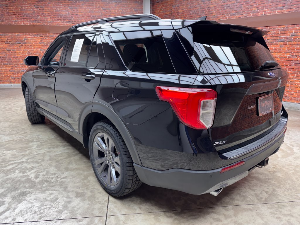 Certified 2022 Ford Explorer XLT w/ Equipment Group 202A AWD/4WD image 2