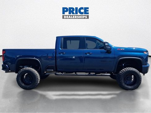 Used 2022 Chevrolet Silverado 2500 LTZ w/ LTZ Plus Package AWD/4WD image 5
