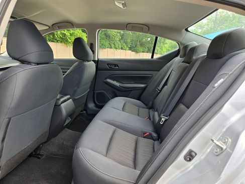 Used 2024 Nissan Altima 2.5 SV FWD image 14