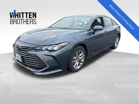 Used 2019 Toyota Avalon XLE w/ Moonroof Package FWD image 1