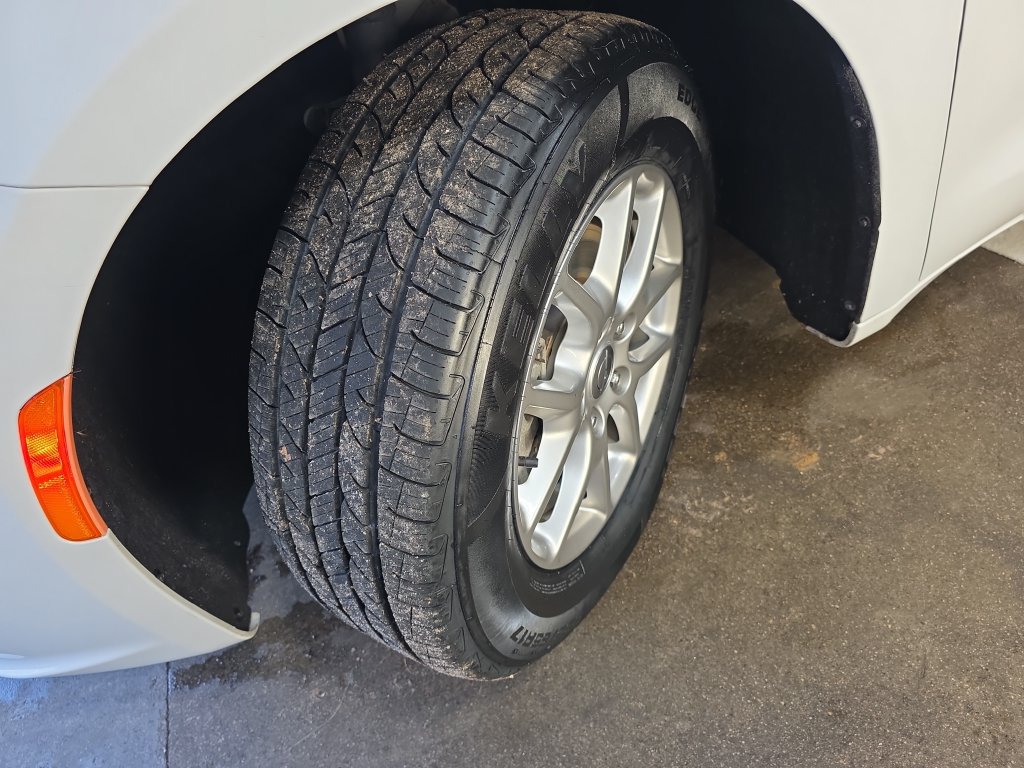 Used 2023 Chrysler Pacifica Touring-L FWD image 33