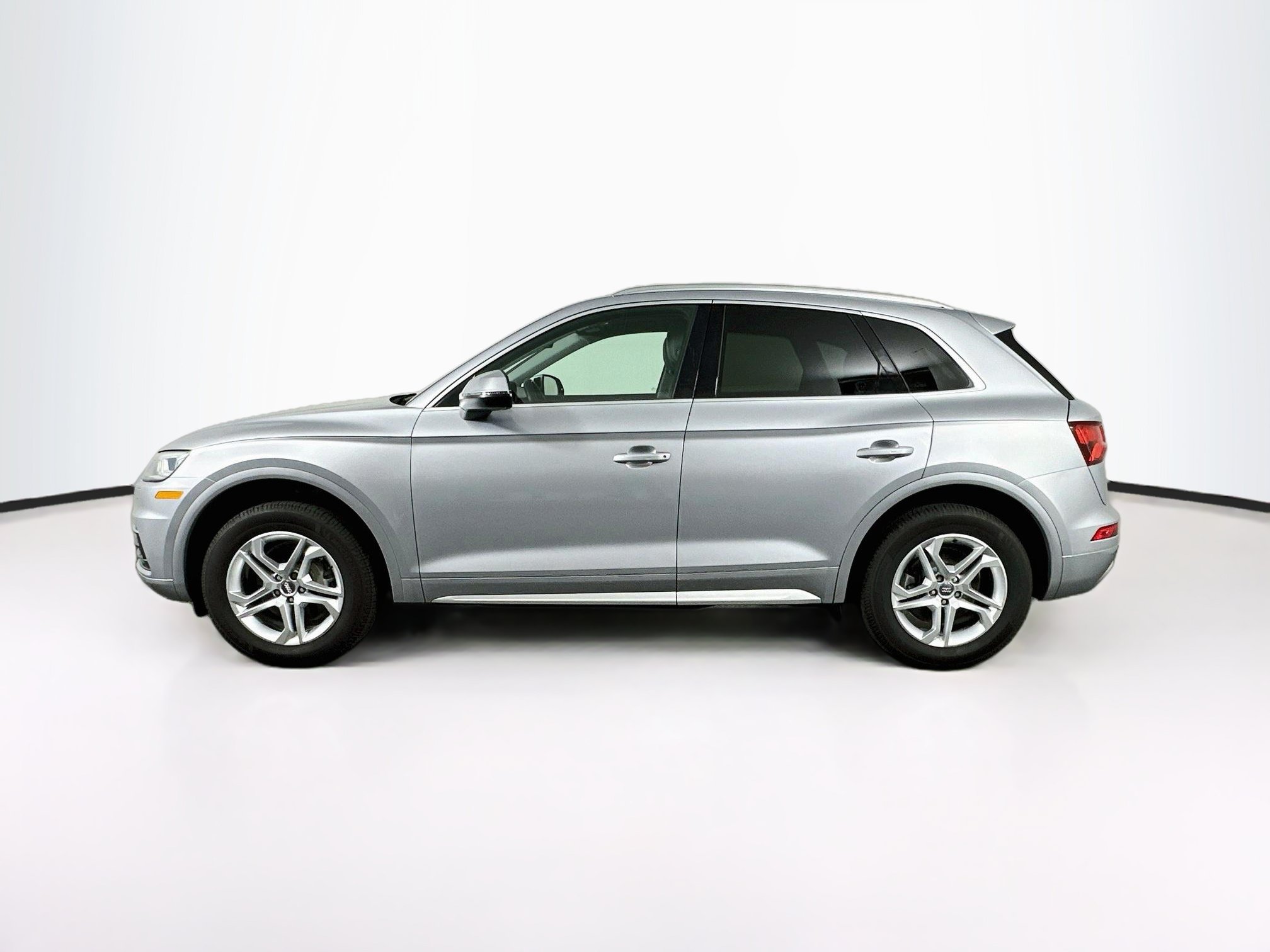 Used 2018 Audi Q5 2.0T Premium Plus w/ Premium Plus Package AWD/4WD image 4