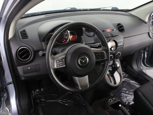 Used 2013 MAZDA MAZDA2 Touring image 6
