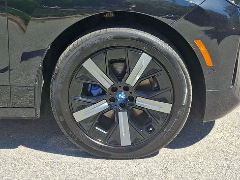 Used 2024 BMW iX xDrive50 w/ Premium Package AWD/4WD image 8