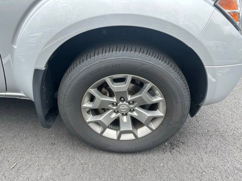 Used 2021 Nissan Frontier SV RWD image 12
