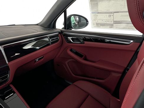 New 2026 Porsche Macan S image 23