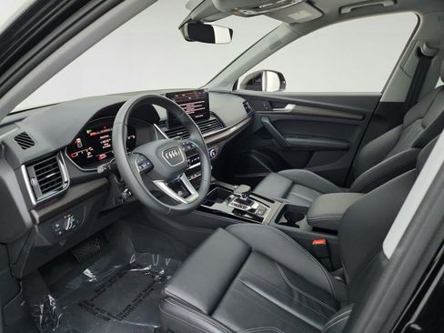 Used 2025 Audi Q5 2.0T Premium Plus w/ Premium Plus Package AWD/4WD image 16