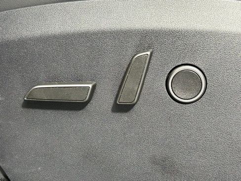 Used 2024 Tesla Model Y Long Range image 29