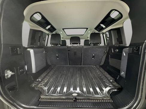 Used 2020 Land Rover Defender 110 SE AWD/4WD image 7