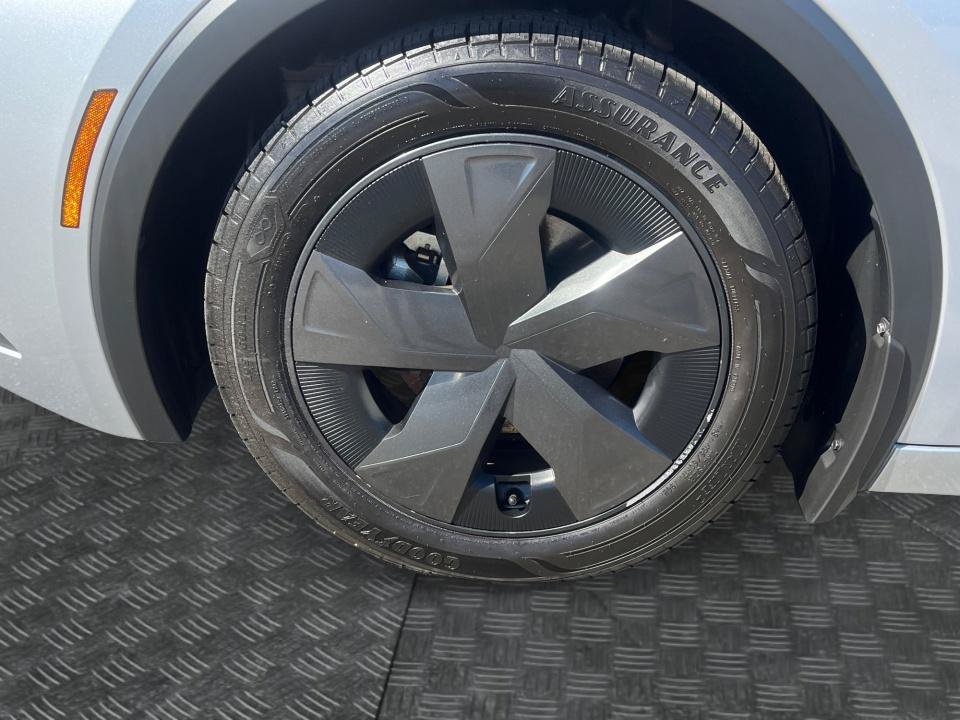 Used 2025 Toyota Prius LE FWD image 26