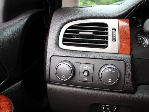 Used 2013 GMC Sierra 2500 SLT w/ SLT Convenience Package image 30