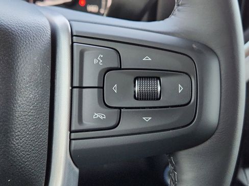 Used 2022 GMC Sierra 2500 SLT w/ SLT Preferred Package image 18