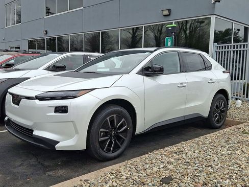 New 2026 Subaru Solterra Premium image 3