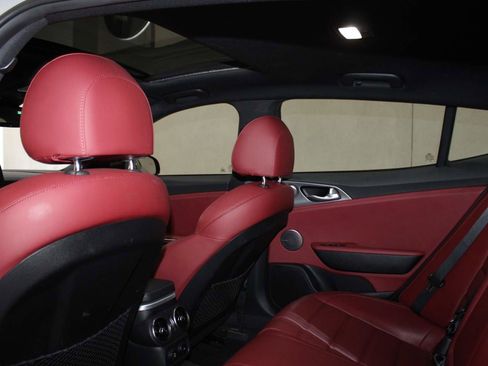 Used 2020 Kia Stinger GT2 image 14