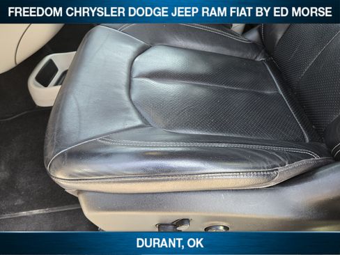 Used 2022 Chrysler Pacifica Touring-L FWD image 18