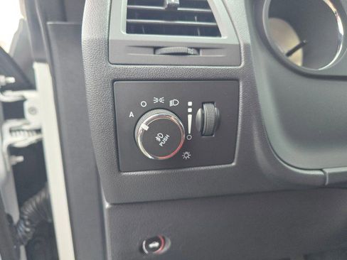 Used 2014 Dodge Challenger R/T image 22