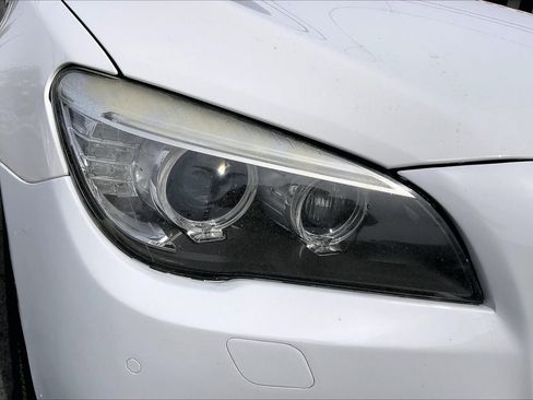 Used 2014 BMW 740Li image 29