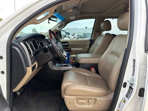 Used 2017 Toyota Sequoia Platinum AWD/4WD image 2