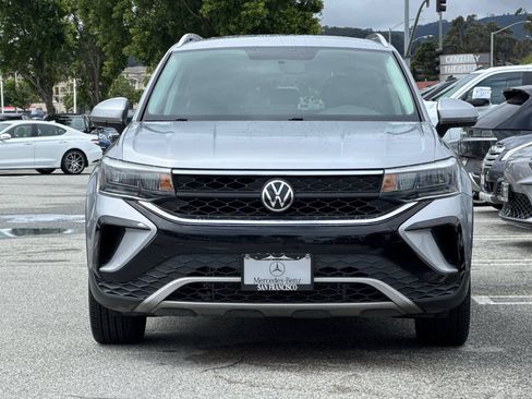 Used 2022 Volkswagen Taos SE FWD image 9