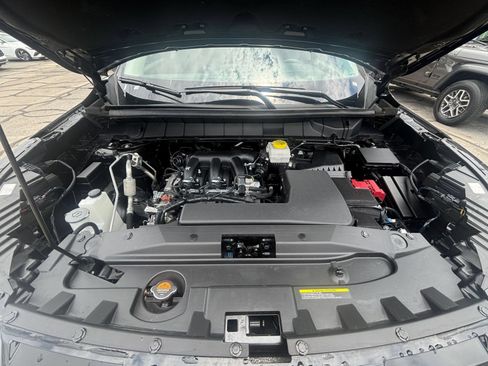 Used 2025 Nissan Pathfinder SV AWD/4WD image 35