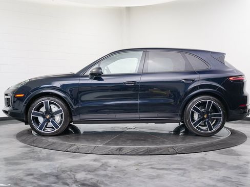 Used 2021 Porsche Cayenne Turbo AWD/4WD image 2
