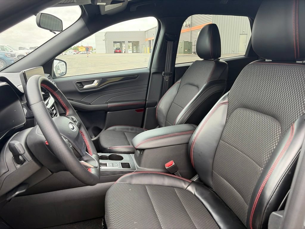 Certified 2024 Ford Escape ST-Line w/ Tech Pack #1 AWD/4WD image 9